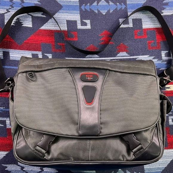 Tumi computer bag - Picture 4 of 4